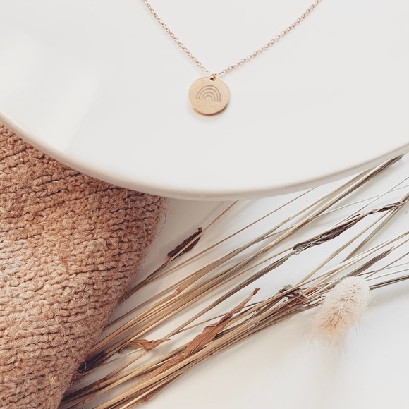 Gold Rainbow pendant necklace - Picture 2 of 6